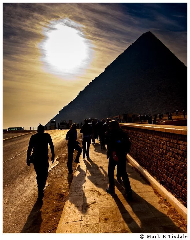 Silhouette photo of the great pyramid of Khufu in Gizah
