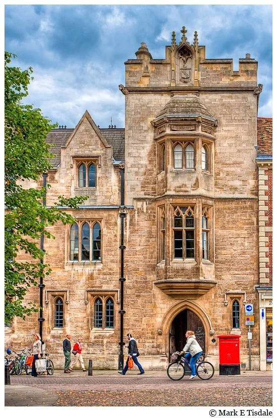 Photo of a street scene in the city of Cambridge in England