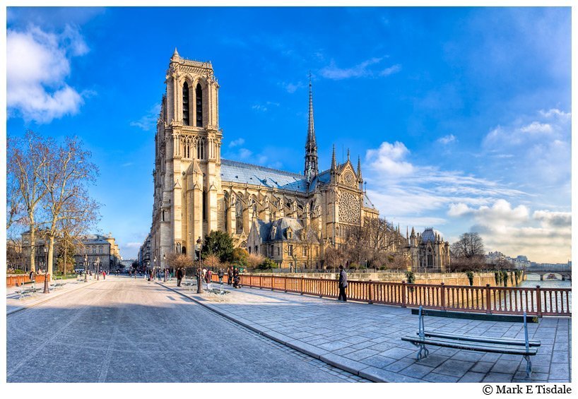 Panorama Photo of Paris' famous Notre Dame Cathedral