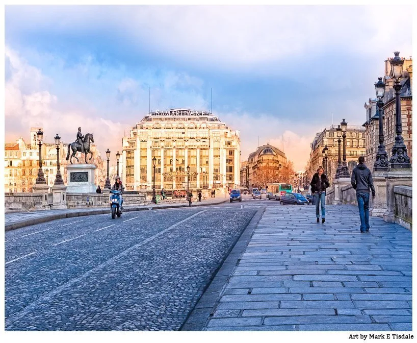 Photo of a Paris Street Scene - Features La Samaritaine Picture of La Samaritaine - an old Parisian Department Store