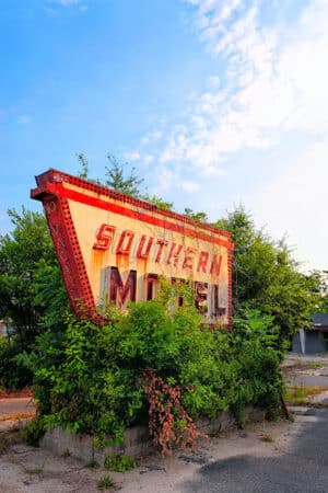 Vintage Motel Sign - Georgia Art Print